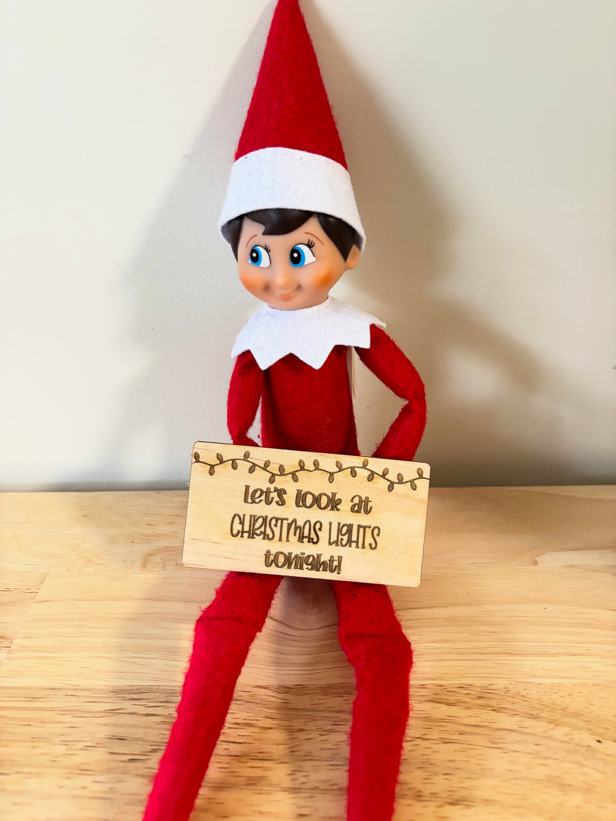Elf On The Shelf - Christmas Light Looking