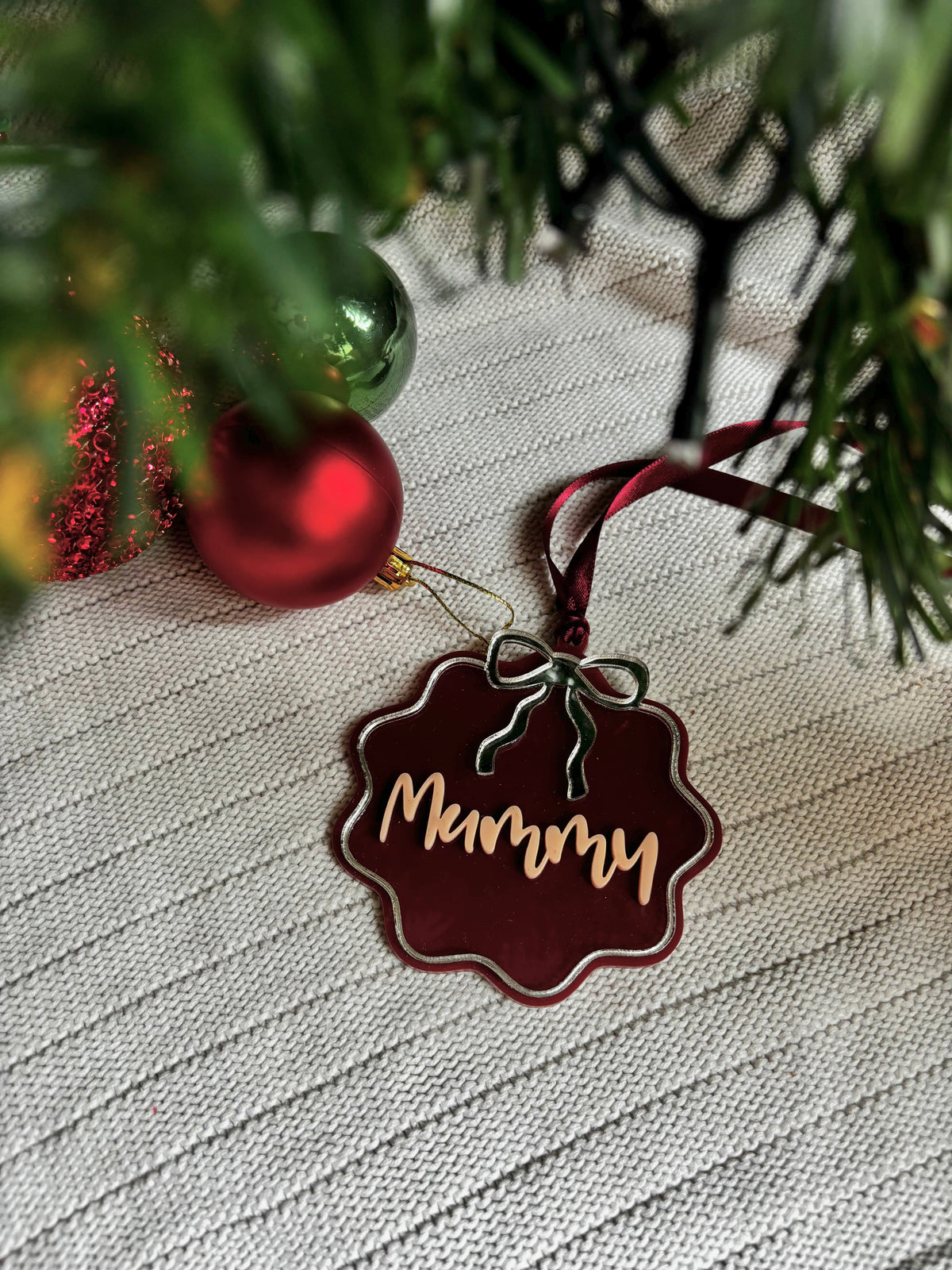 Wavy Ornament with Bow